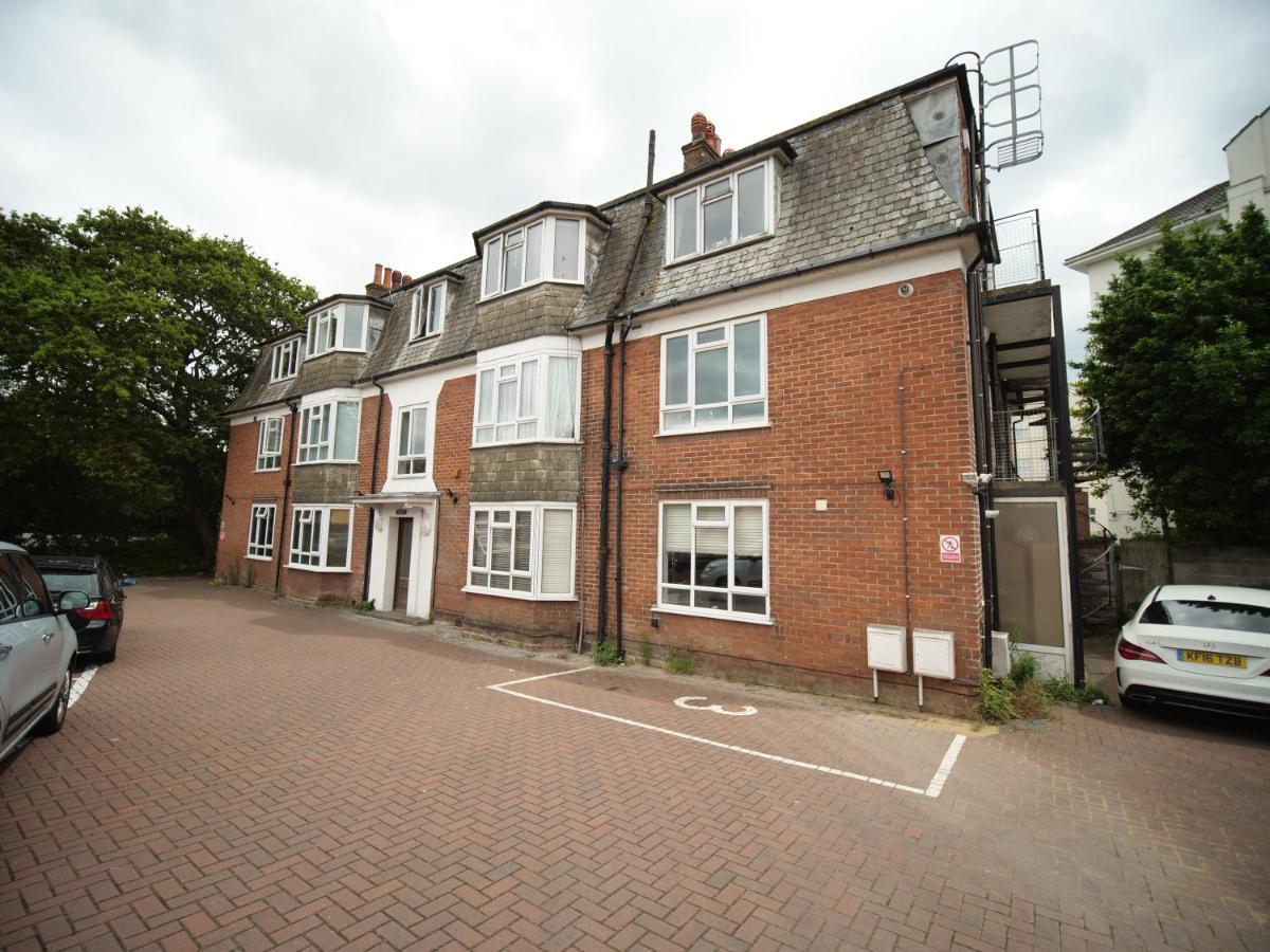 Large 3 Bedroom & 2 Bath - Ground Floor With Parking Bournemouth Exteriör bild